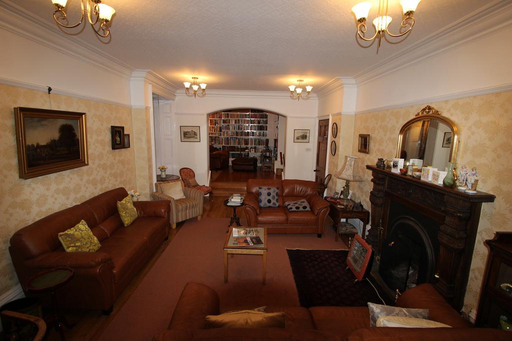Woodlands Bed & Breakfast Barnt Green 외부 사진